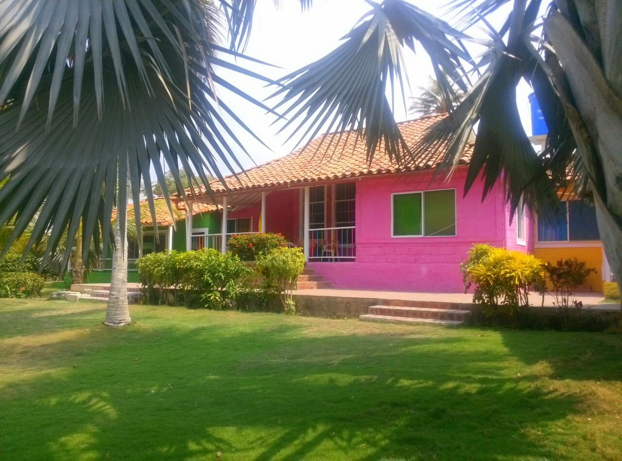 1- Cabaña Fucsia (16-19 personas)